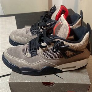 Air Jordan 4 Retro Taupe Haze Sneakers